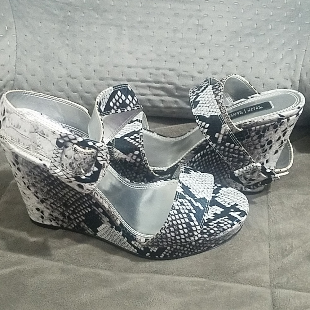 WHBM Wellington Wedge